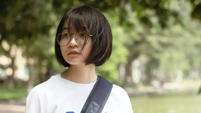 Menurut Psikolog, Ini Alasan Mengapa Perempuan Potong Rambut Usai Putus Cinta