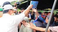 Menteri Pertahanan Prabowo Subianto meresmikan bantuan sumur air bersih yang jumlahnya puluhan di desa yang membutuhkan di Lombok, Nusa Tenggara Barat (NTB). (Foto: Istimewa).