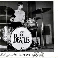 Drummer The Beatles, Ringo Starr rela menjual drumset kesayangannya demi kegiatan sosial yang dilakukannya bersama sang istri.