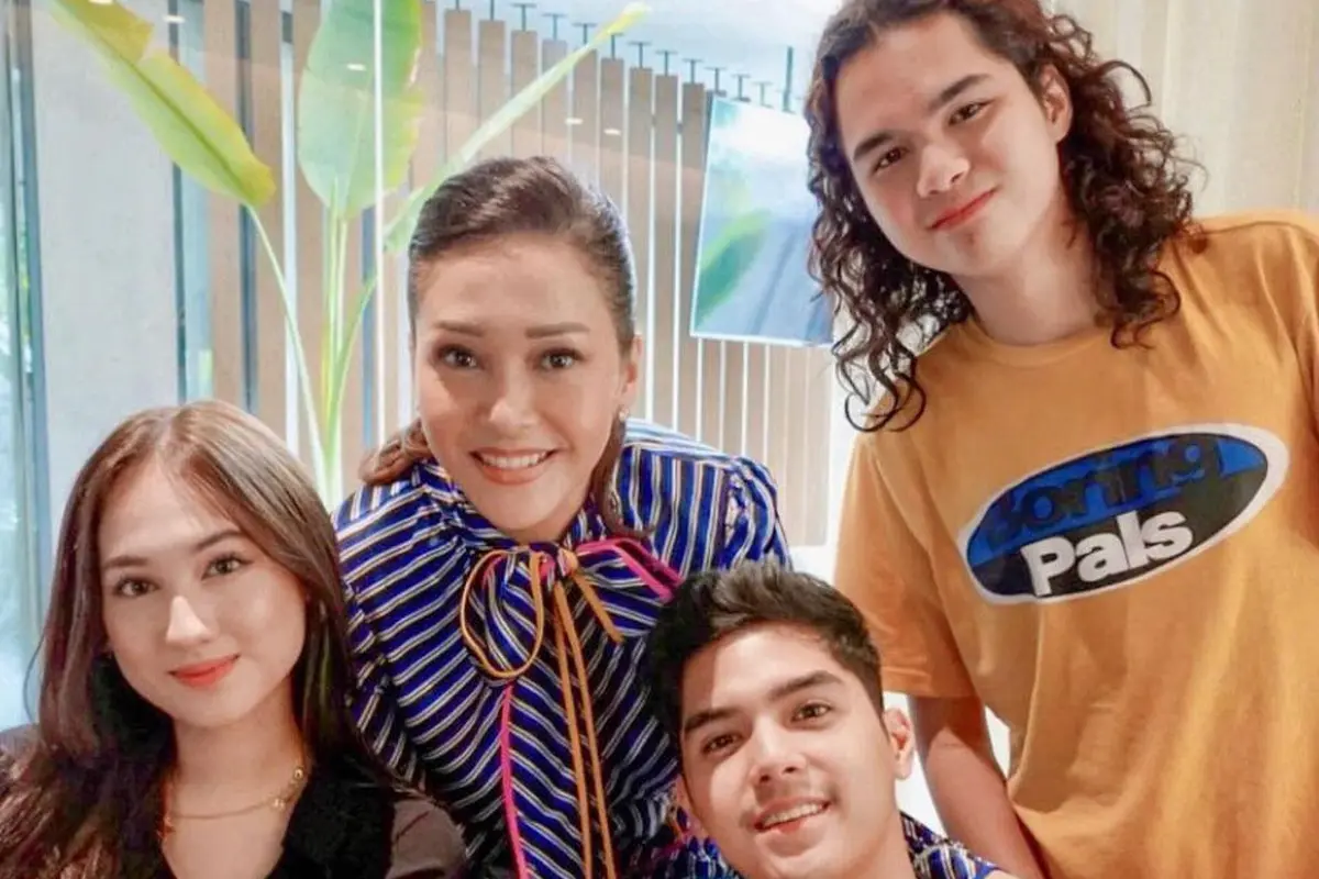 Potret Maia Estianty, Al, Dul, dan Laura Moane (Instagram/@maiaestiantyreal)