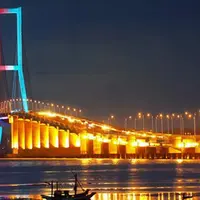 Meski lebih populer sebagai tujuan bisnis dan wisata keluarga, namun Surabaya punya 7 tempat wisata romantis yang bisa Anda dan pasangan kunjungi. (Foto: nettik.net)