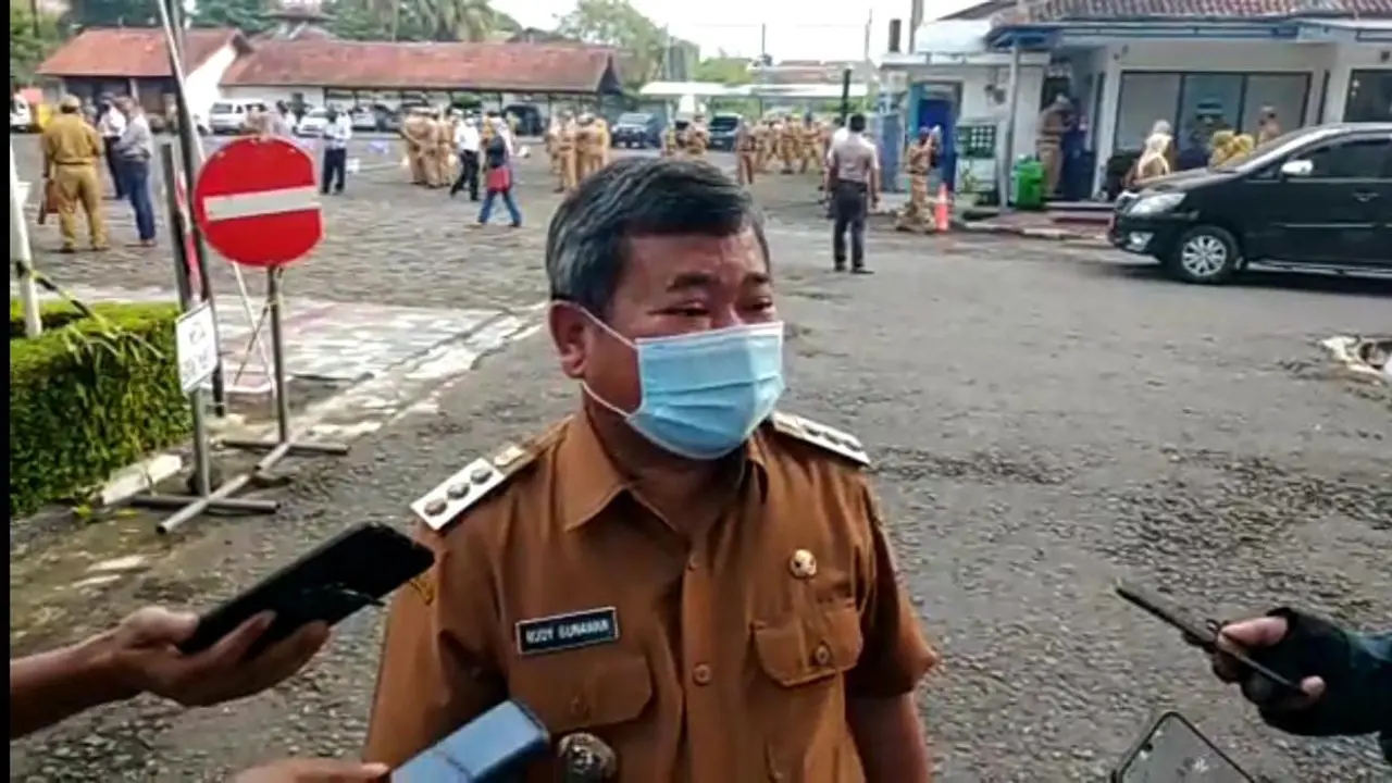 Bupati Garut Rudy Gunawan menyatakan Pemerintah Daerah (Pemda) Garut, Jawa Barat tengah menyiapkan anggaran Belanja Tidak Terduga (BTT) khusus bagi penderita diabetes di Garut. (Liputan6.com/Jayadi Supriadin)