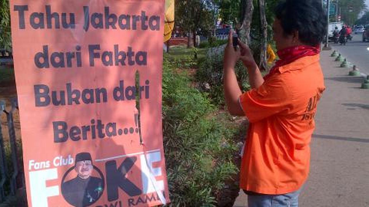 Menjegal lawan lewat program kerja