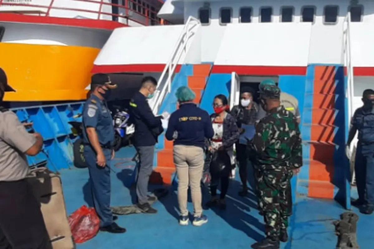 Situasi di Pelabuhan Manado yang melayani rute pelayaran ke daerah kepulauan di Sulut dan Maluku Utara.