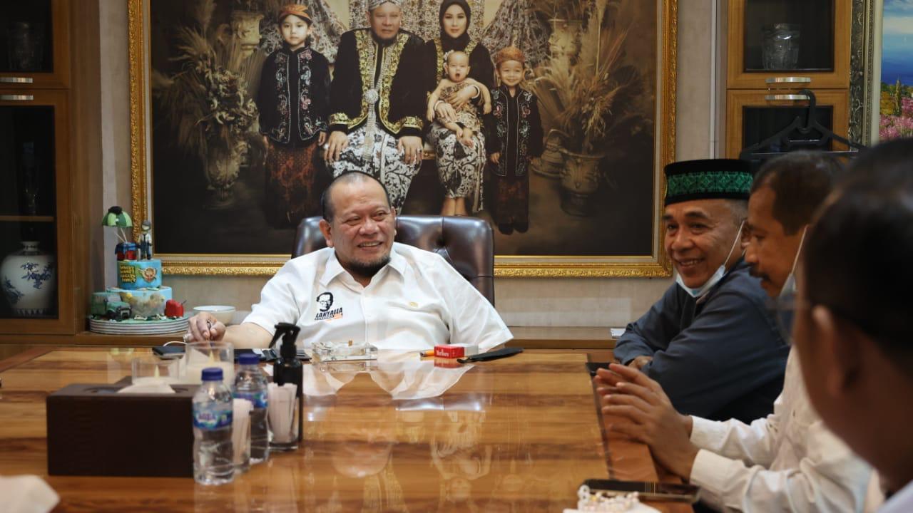 Foto: Ketua DPD RI AA LaNyalla Mahmud Mattalitti Menerima Kunjungan APDESI