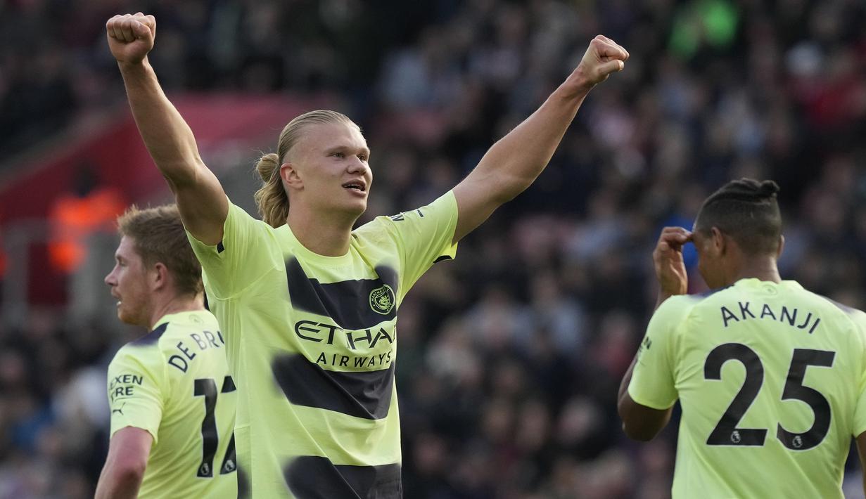 Sementara itu Erling Haaland total membuat dua gol dalam kemenangan Manchester City 4-1 atas tim juru kunci Southampton. (AP Photo/Frank Augstein)