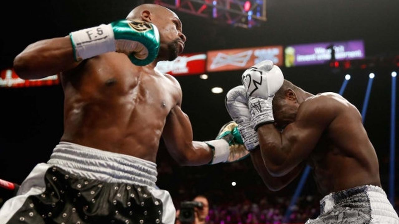 Ini pukulan-pukulan telak Mayweather di wajah Berto