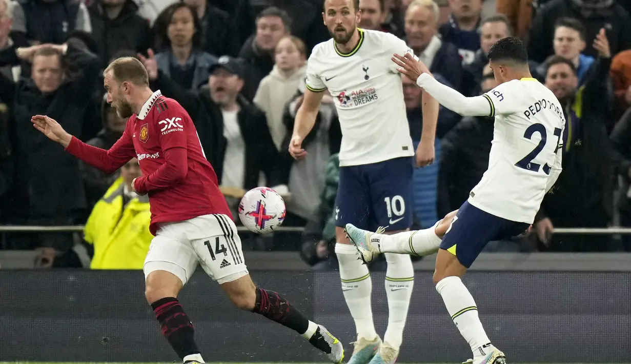 Sementara Tottenham berada di posisi kelima dengan 54 poin. (AP Photo/Alastair Grant)