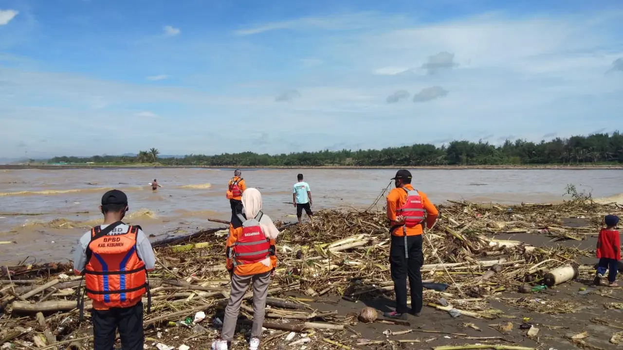 Tim SAR gabungan menghentikan pencarian korban tenggelam di laut kidul, Kebumen pada hari ketujuh. (Foto: Liputan6.com/Basarnas)