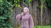 Model Baju Wanita Brokat yang Cocok untuk Acara Spesial, Tampil Elegan dan Berkelas