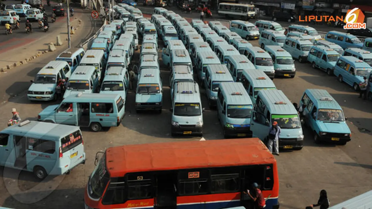 tarif-angkot-naik-4-130625d.jpg