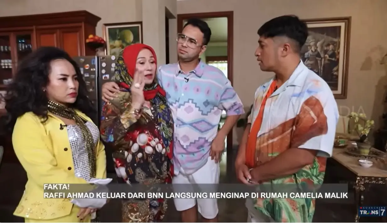"Oh jadi diamankan dulu? Diinepin di sini (rumah Camelia Malik)?" timpal Irfan Hakim selaku host penasaran.  "Iya, dibelokin dikit," jawab Camelia. [Youtube/TRANS7 OFFICIAL]
