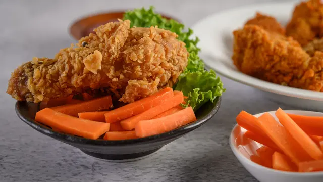 Teknik Double Frying Menjadi Salah Satu Cara agar Ayam Tepung Tetap Crispy