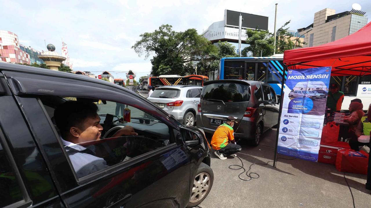 FOTO: Uji Emisi Gratis Digelar di Terminal Blok M Jakarta Selatan