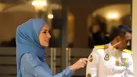 11 Pilihan Warna Jilbab yang Cocok Dipadukan dengan Baju Biru Muda, Cekidot!