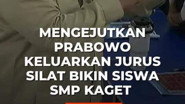 Presiden Prabowo Subianto berkunjung ke SMP Negeri 4 Bekasi, Senin (17/11), untuk meluncurkan Digitalisasi Pembelajaran Indonesia Cerdas.
Prabowo masuk ke ruangan kelas 9. Terekam momen ketika Prabowo memeragakan gerakan silat di depan siswa SMP.