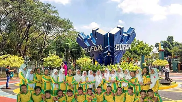 Kocak, 6 Foto Editan Study Tour di Masa Pandemi Ini Bikin Rindu Jalan-jalan