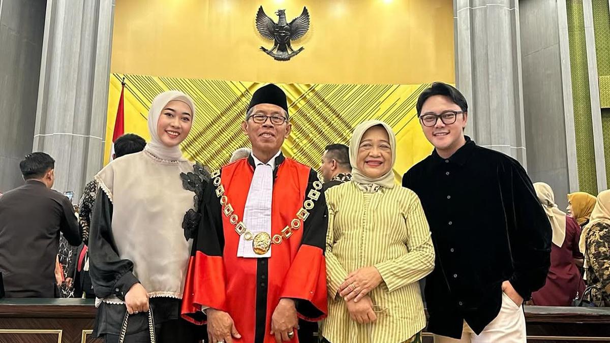 Danang dan Hemas Beri Dukungan di Pelantikan Sang Ayah sebagai Ketua Pengadilan Tinggi Banten