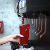 Tipe yang banyak minum setelah makan? Nggak usah keluarin uang bayak, kamu bisa refill di restoran ini!