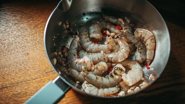Goong Chae Nam Pla