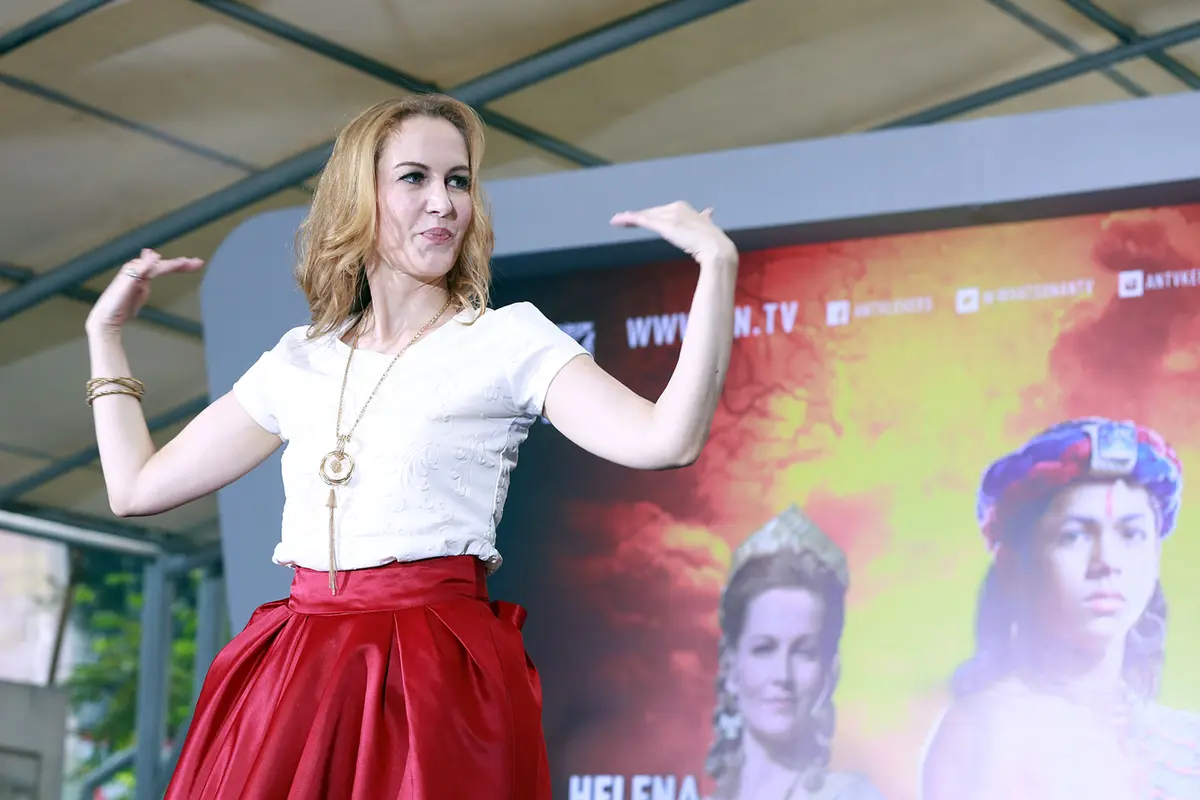 [Bintang] Suzanne Bernert