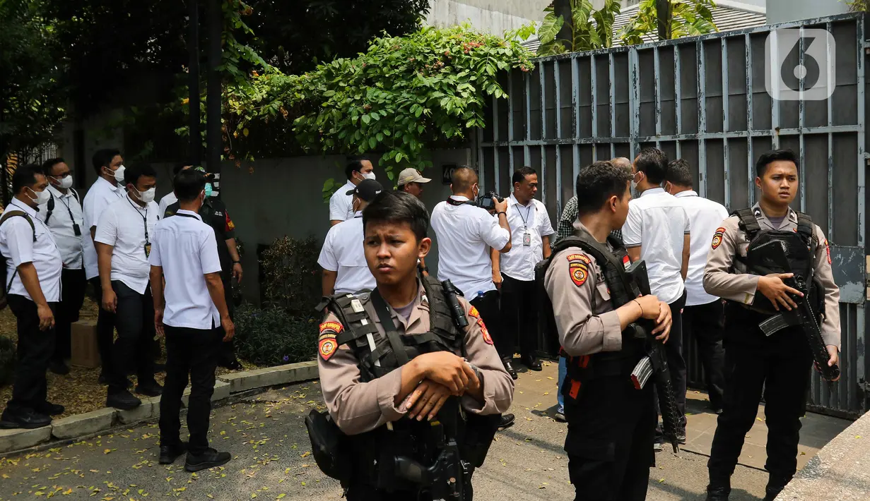 Penggeledahan ini diduga terkait kasus dugaan pemerasan mantan Menteri Pertanian Syahrul Yasin Limpo oleh Ketua KPK Firli Bahuri. (Liputan6.com/Herman Zakharia)