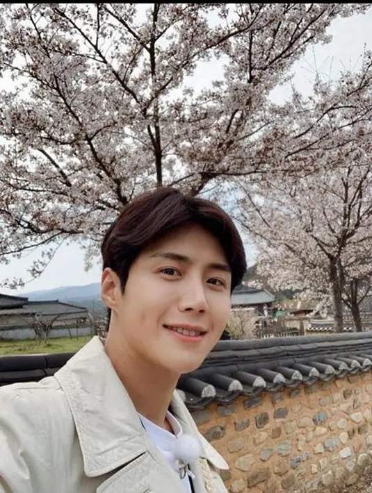 Foto Kim Seon Ho Credit: instagram/seonho__kim