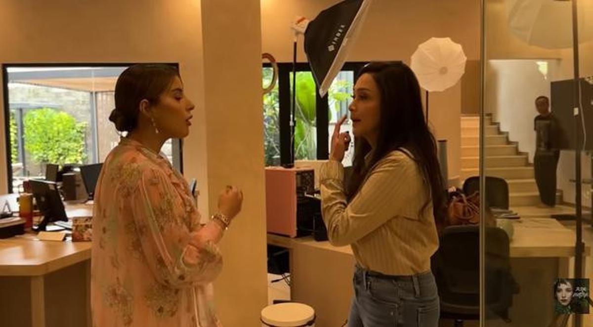 6 Potret Rumah Maia Estianty yang Disulap Jadi Kantor, Modern dan Estetis