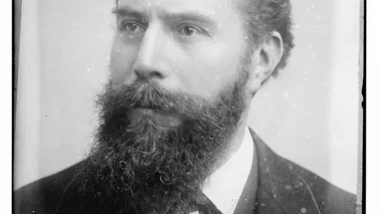 8 November 1895: Wilhelm Roentgen Menemukan X-Ray