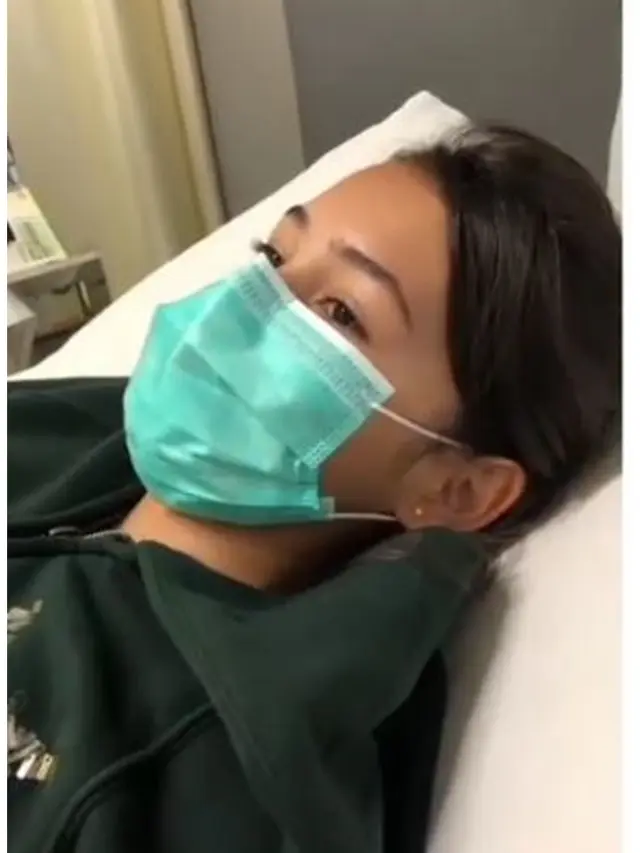 Jatuh Sakit, Ini 6 Potret Kondisi Sandrinna Michelle 'Dari Jendela SMP' Dirawat di RS