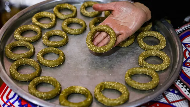Pembuatan Kue Tradisional Palestina Jelang Lebaran