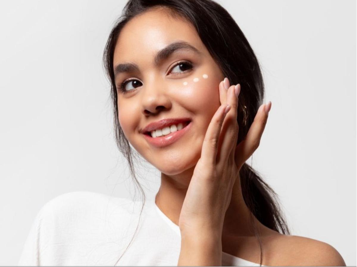 Pilih Serum dan Sunscreen dengan Bahan Aktif Biar Tak Cepat Berkerut