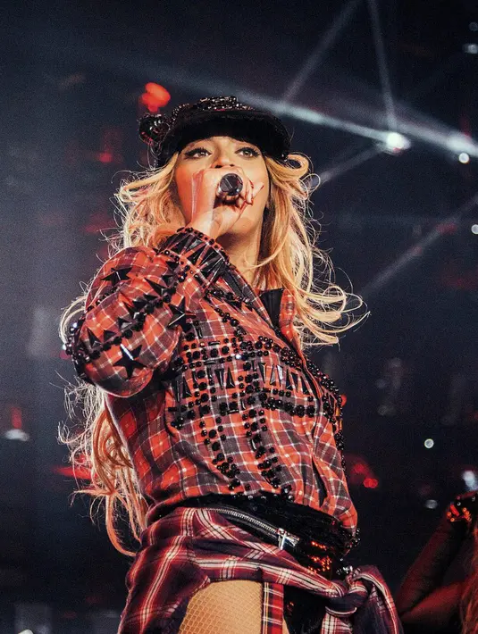 Padahal di berbagai situs tertulis Beyonce lahir pada September 1981 yang berarti kini usianya sudah memasuki 36 tahun. (Bintang/EPA)