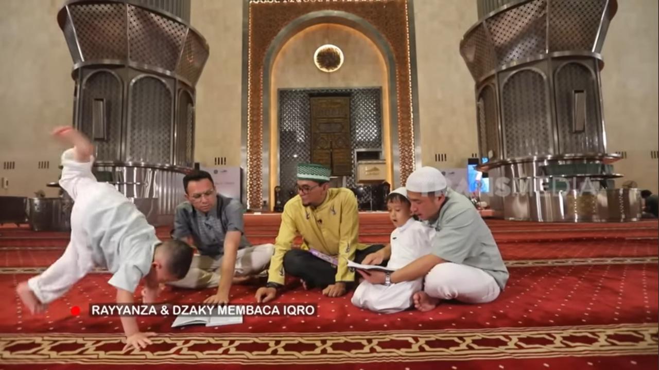 Deretan Tingkah Lucu Rayyanza saat Kunjungi Masjid Istiqlal, Ngaji Sambil 'Akrobat' Hingga Jumpa Penggemar