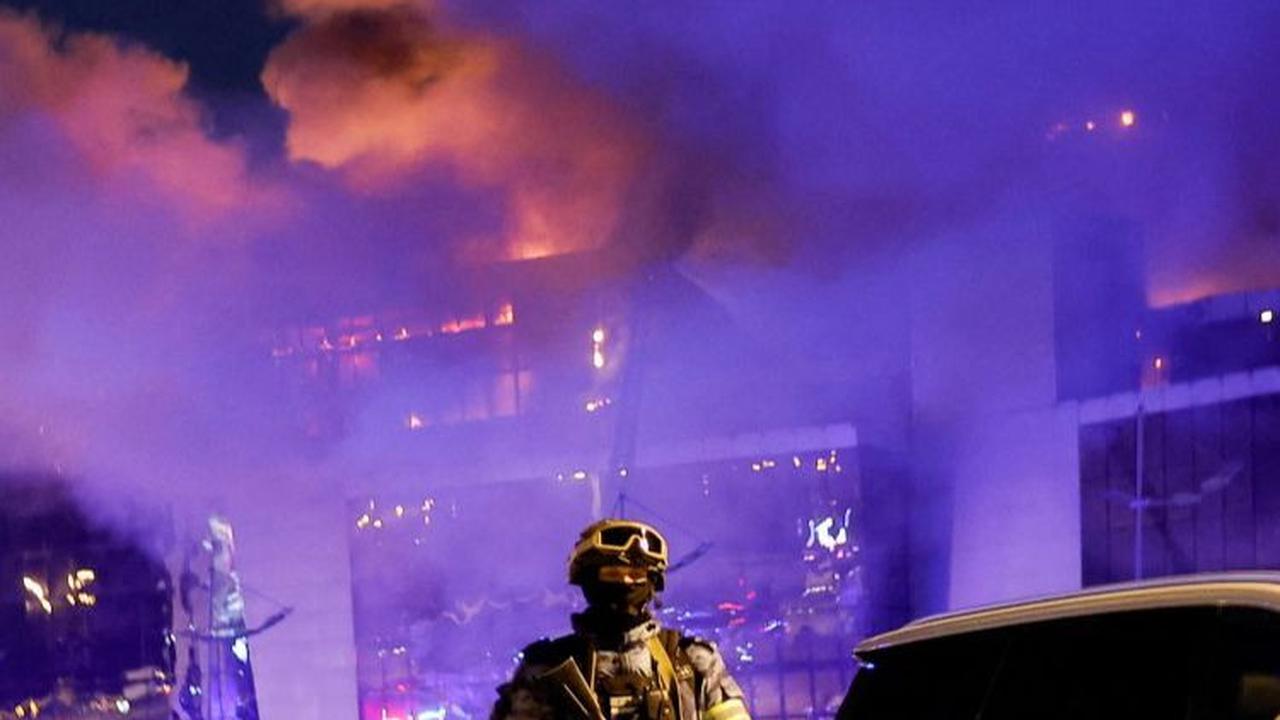 Ini menjadi serangan paling mematikan di Rusia selama bertahun-tahun dan terjadi ketika perang negara itu dengan Ukraina memasuki tahun ketiga. Foto: REUTERS<br>