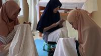 Agar membumi, anak-anak muda ini terus berlatih di sanggarnya, Jalan Pue Janggu Kelurahan Ganti Kecamatan Banawa di Kabupaten Donggala. (foto: Liputan6.com/edhie prayitno ige)