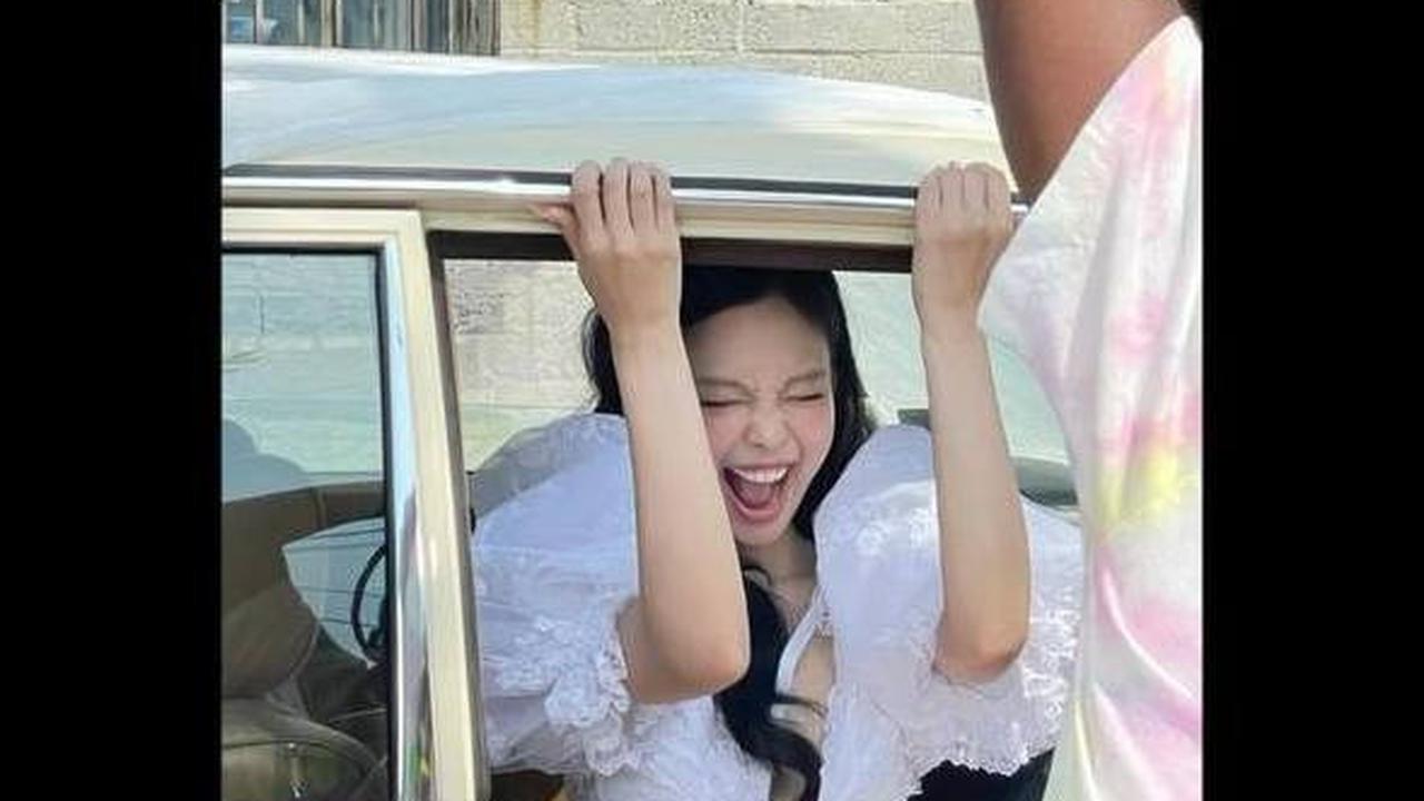 Jennie BLACKPINK Resmi Rilis Album Solo Pertamanya 'Ruby', Dapat Dukungan Penuh dari Lisa dan Rose