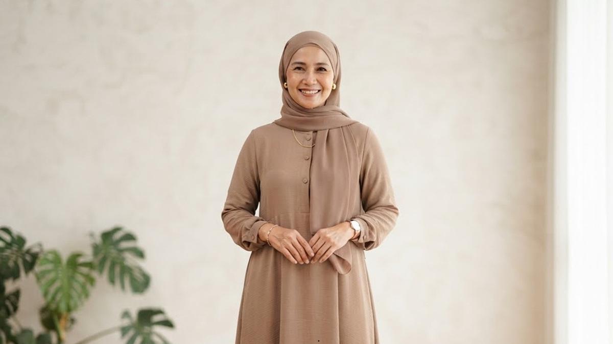 8 Model Gamis Ibu-Ibu untuk Malam Tirakatan 17 Agustus, Tampil Anggun tanpa Terlihat Berlebihan