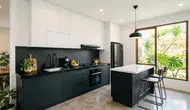 9 Cara Membuat Dapur Gelap Terlihat Lebih Modern, Manfaatkan Warna dan Material