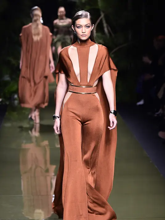 Yolanda, sebagai ibunda Gigi tak memusingkan itu. Ia menuturkan dirinya akan bahagia jika anak-anaknya pun hidup dalam kebahagiaan. (AFP/Bintang.com)