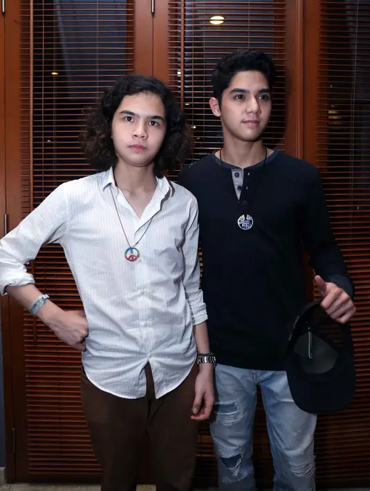 "Yang melindungi dan membuat bunda selalu senang. Selama uangnya lancar, dikasih duit terus. Kalau dikasih duit terus aku kan aku juga bahagia," papar saudara kandung Al Ghazali dan El Rumi ini. (Nurwahyunan/Bintang.com)