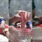 Viral di TikTok Sebuah Video yang Memperlihatkan Bayi Diberi Minum Kopi Merek Good Day. Video Tersebut Diunggah Akun Adinda Yana yang Diduga Adalah Ibu dari Bayi Laki-Laki Tersebut (Foto: Tangkapan Layar dari Video)