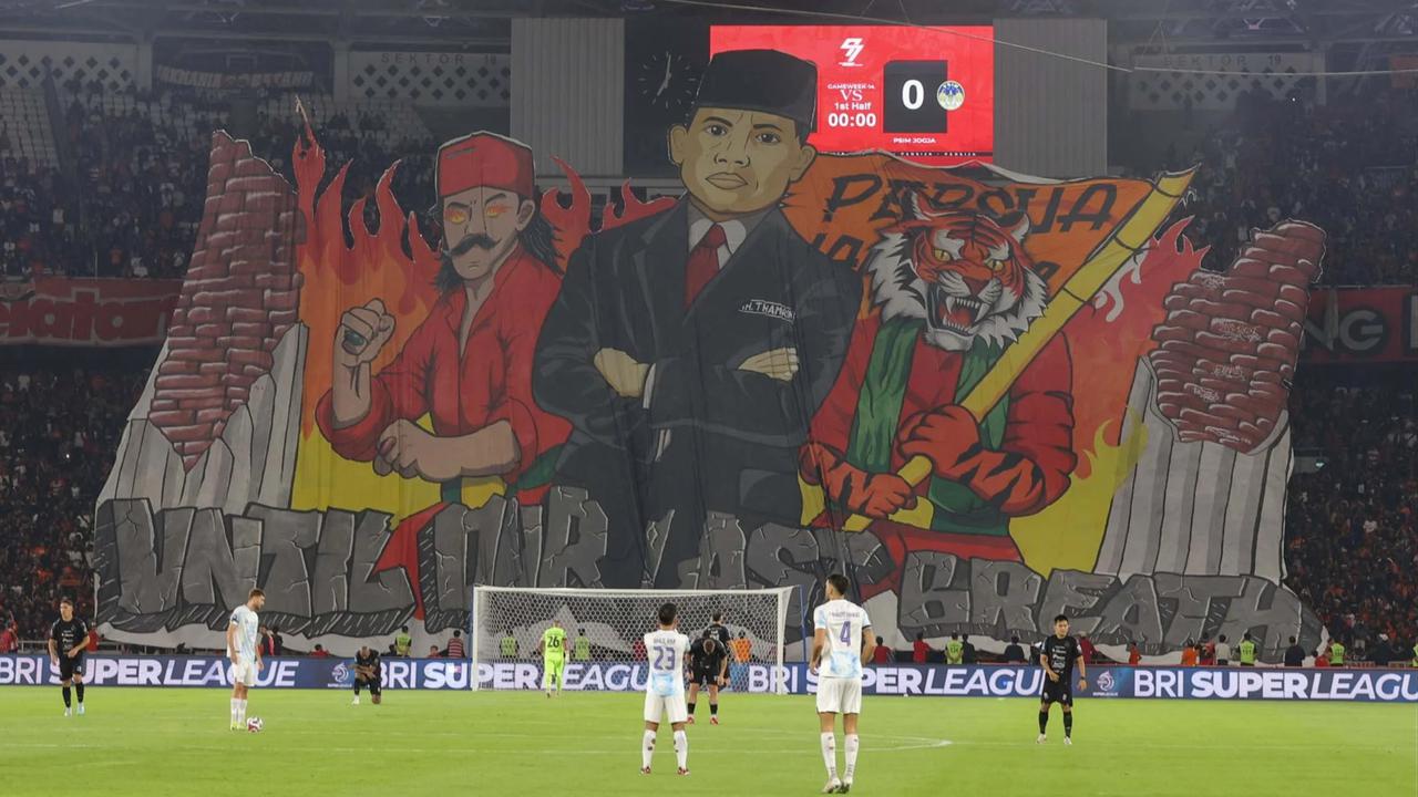 FOTO: Atmosfer Membara di SUGBK, Persija–PSIM Pecahkan Rekor Penonton Liga