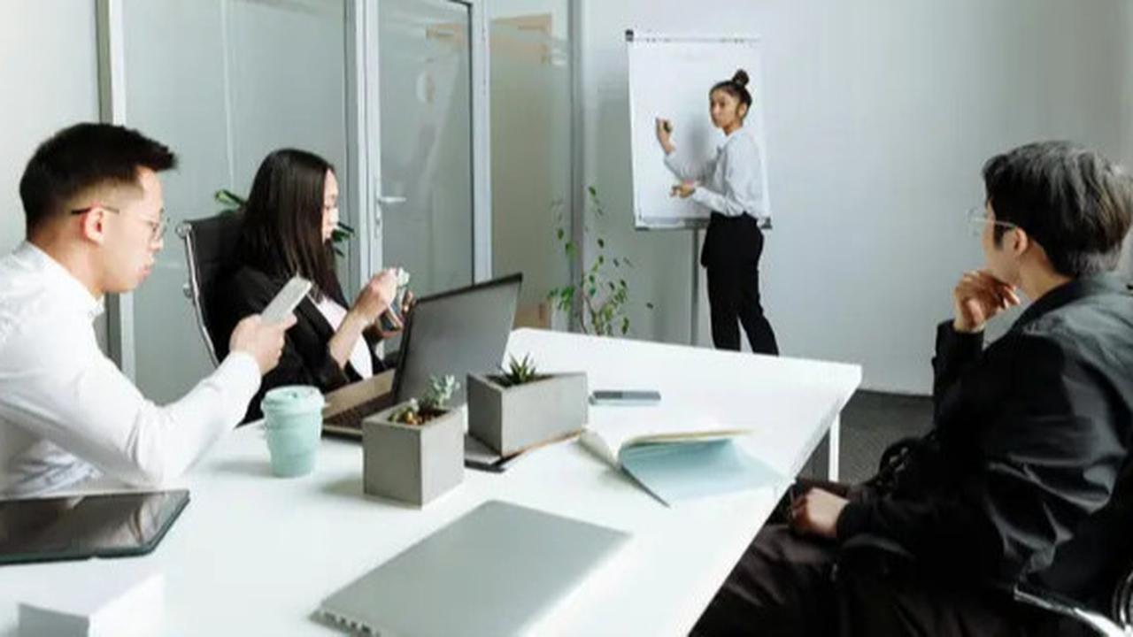 Unik! Perusahaan di China Tawarkan Layanan 'Pura-Pura Kerja' Untuk Pengangguran