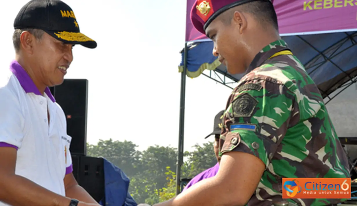 Citizen6, Surabaya: Kegiatan ini diisi dengan olahraga senam, jalan sehat keliling Ksatrian dan di akhiri acara ramah tamah. Dilanjutkan dengan emberian hadiah kepada Atlit Bisam Marwiltim ke 10 TA.2012. (Pengirim: Budi Abdillah)