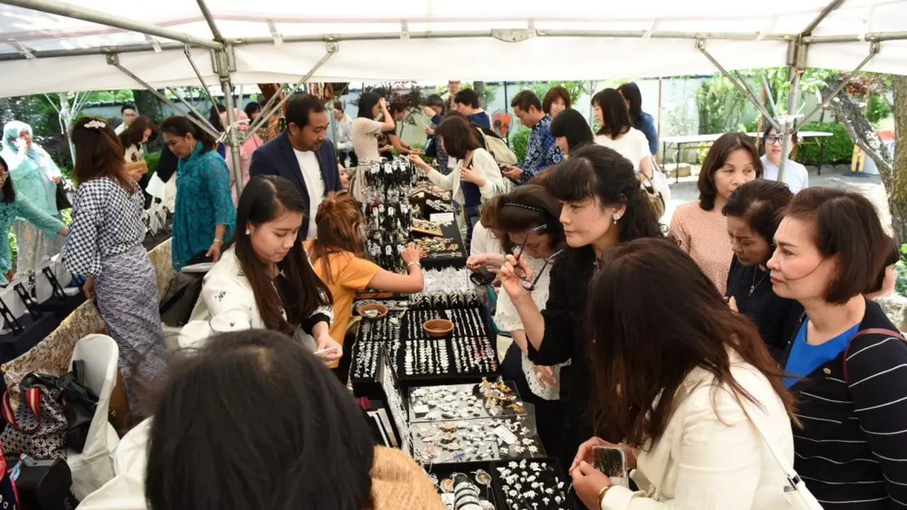 Bazar perhiasan Indonesia di KJRI Osaka. (Dokumentasi KJRI Osaka)