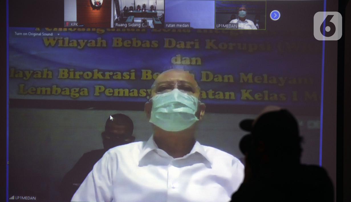 Wali Kota nonaktif Medan Tengku Dzulmi Eldin menjalani sidang pembacaan tuntutan secara video conference di Gedung KPK, Jakarta, Kamis (14/5/2020). Tengku Dzulmi Eldin terlibat dalam kasus dugaan menerima suap proyek dan jabatan pada Pemkot Medan tahun 2019. (merdeka.com/Dwi Narwoko)