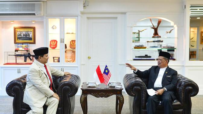 Menteri Pertahanan Prabowo Subianto telah bertemu dengan Menteri Pertahanan Malaysia, Mohammad Bin Sabu pada Kamis (15/11/2019). (Foto: Istimewa)
