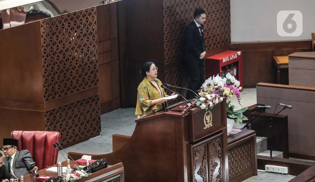 Ketua DPR Puan Maharani menyampaikan pidatonya dalam rapat paripurna memperingati HUT ke-78 DPR RI di kompleks Parlemen, Senayan, Jakarta, Selasa (29/8/2023). (Liputan6.com/Faizal Fanani)