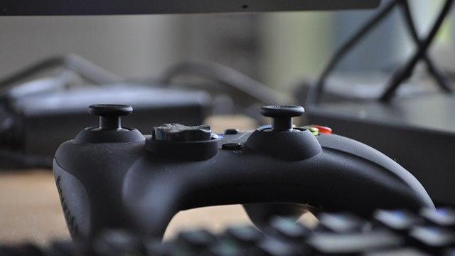 Ilustrasi Main Game (Image by VanDulti from Pixabay)